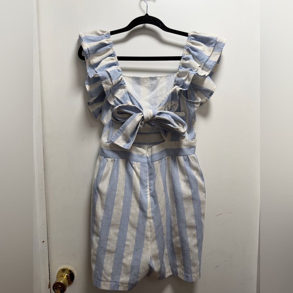 NEW URBAN DAIZY hailee ruffle striped romper in blue Sz M Summer Resort Beach - Picture 6 of 11